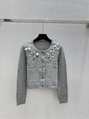 Women’s cashmere sweater